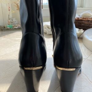 MICHAEL Michael Kors Dover Leather Booties Black , 5.5